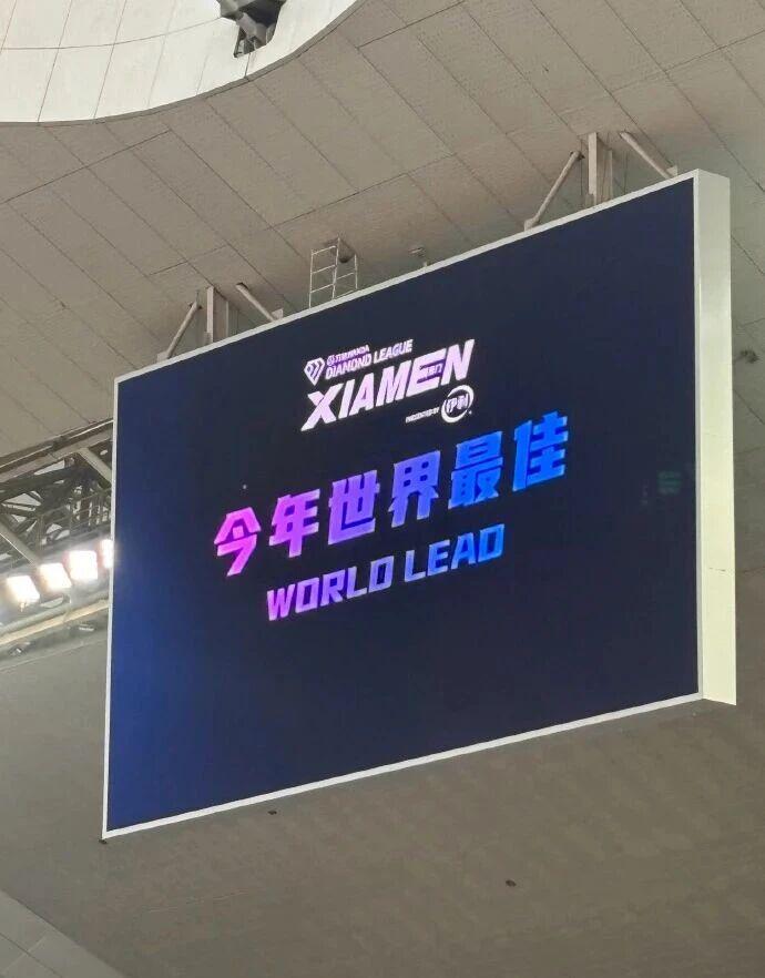 唐斯夸赞文班 尼克斯夺53年首冠